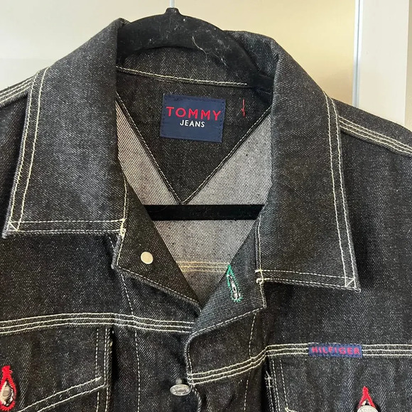 199 Vintage 1990's Tommy Jeans Baggy Black Jacket Size Medium - Picture 2 of 5